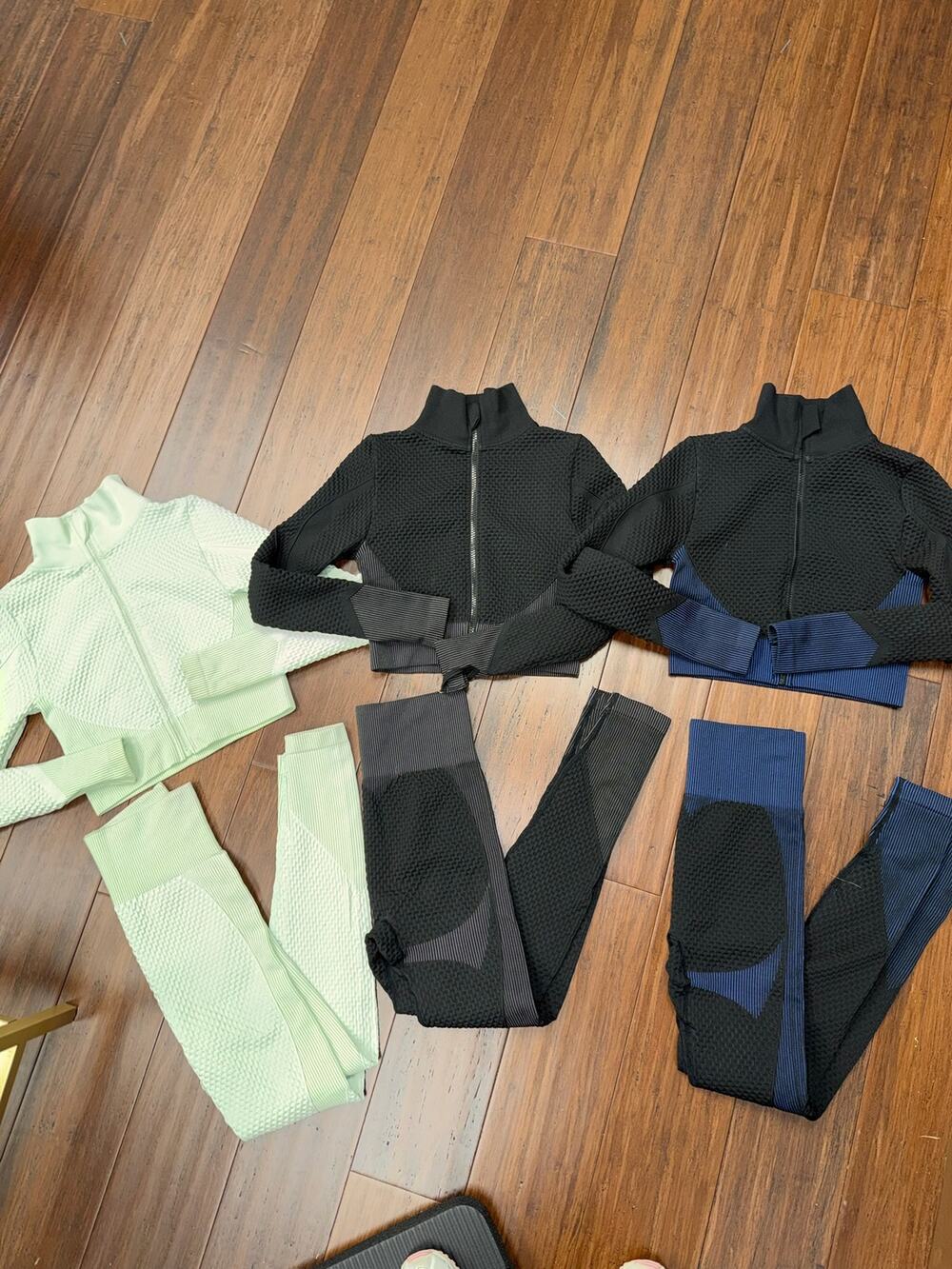 AQ Sports LOT OF 3 seamless, textured color-block workout sets top bottoms S/M